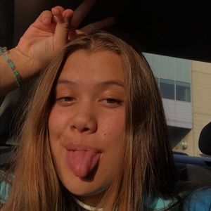 Meet your Posher, Olivia